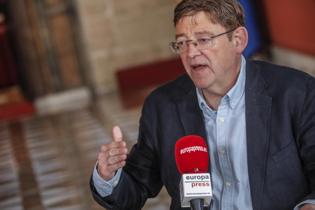 El presidente de la Generalitat Valenciana, Ximo Puig, durante una entrevista para Europa Press en el Palacio de la Generalitat Valenciana, en Valencia, Comunidad Valenciana (España) a 7 de agosto de 2020.