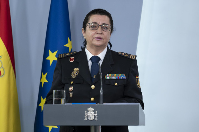 La subdirectora de Recursos Humanos y Formación de la Policía Nacional, Pilar Allúe, interviene en Moncloa durante una de las ruedas de prensa por la crisis del COVID-19