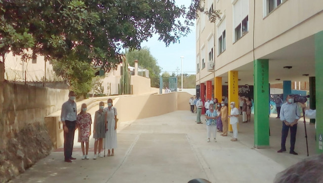 La Familia Real visita el proyecto socioeducativo Naüm en Palma.