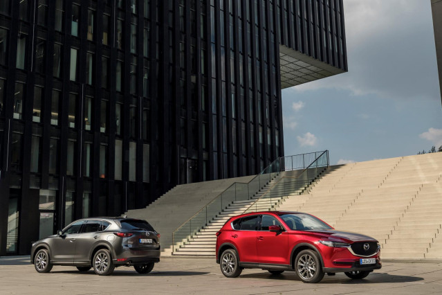 Imagen de los todocaminos de Mazda.
