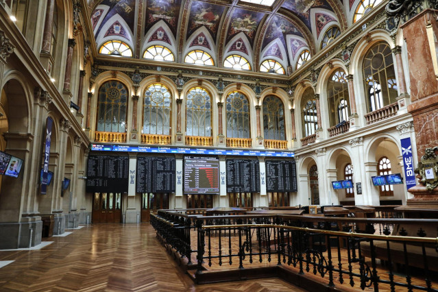 Interior del Palacio de la Bolsa, en Madrid (España)