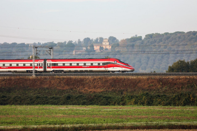 Tren con el que Ilsa-Trenitalia darán servicio AVE en España