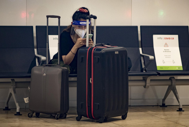 Una joven en Barajas.