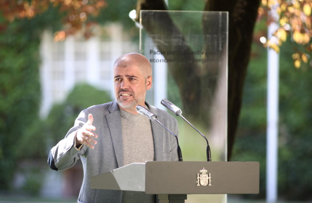 El secretario general de CC.OO, Unai Sordo, interviene durante la firma del Pacto por la Reactivación Económica y el Empleo del Gobierno con los líderes de la CEOE, Cepyme, CC.OO. y UGT, en el Palacio de la Moncloa, Madrid (España), a 3 de julio de 2020.