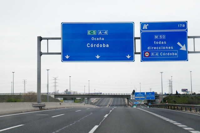 Imagen de una carretera vacía.