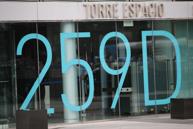 Torre Espacio, edificio donde se encuentra la sede de OHL.