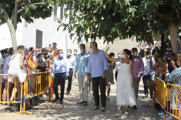 Los Reyes de España, Don Felipe y Doña Letizia, durante su visita a Menorca el pasado jueves.