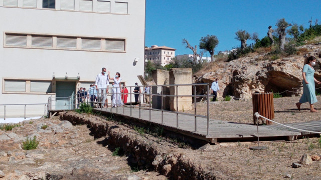 Visita de los Reyes al Museo Monográfico y Necrópolis de Puig des Molins, en Ibiza.