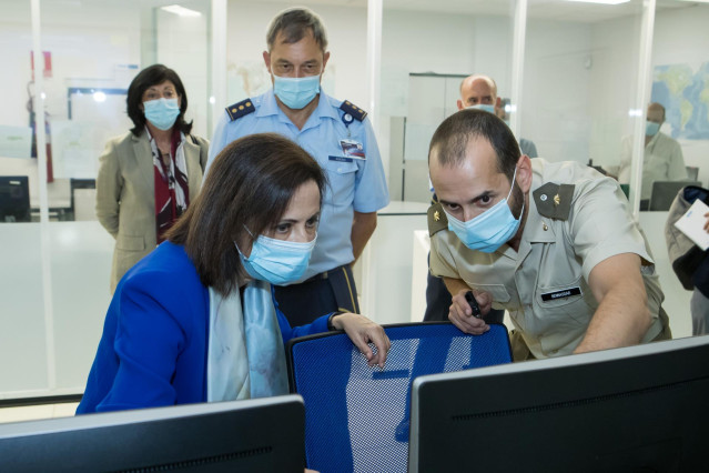 La ministra de Defensa, Margarita Robles, en una reciente visita al Centro de Sistemas Aeroespaciales de Observación