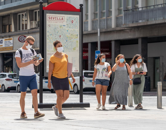 Turistas en Sevilla.