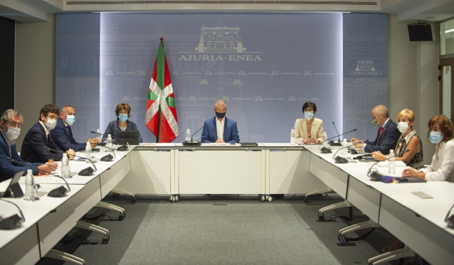 El lehendakari, Iñigo Urkullu, preside la reunión del consejo asesor que le asiste como director único dl plan de Protección Cicil de Euskadi