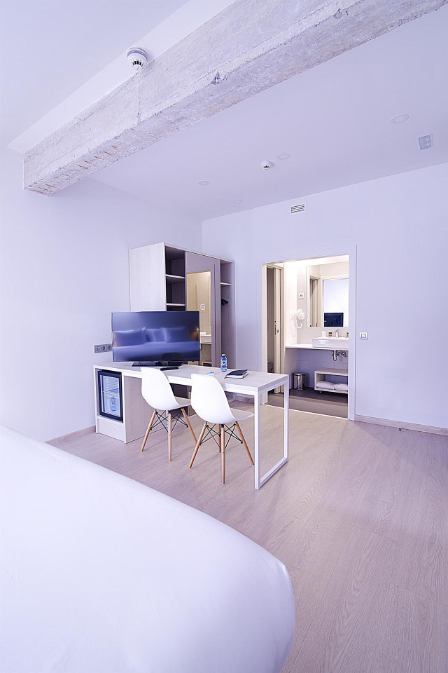 Como parte de sus medidas para hacer frente al COVID-19, B&B Hotels España y Portugal ha convertido parte de sus habitaciones en oficinas para autónomos y empresas.