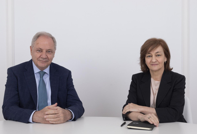 Santiago De Torres, Presidente De Atrys Health E Isabel Lozano, Consejera Delegada De Atrys Health.