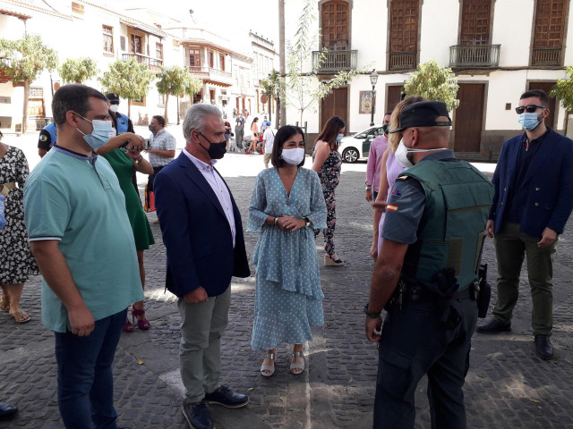 La ministra Carolina Darias en su visita a Teror
