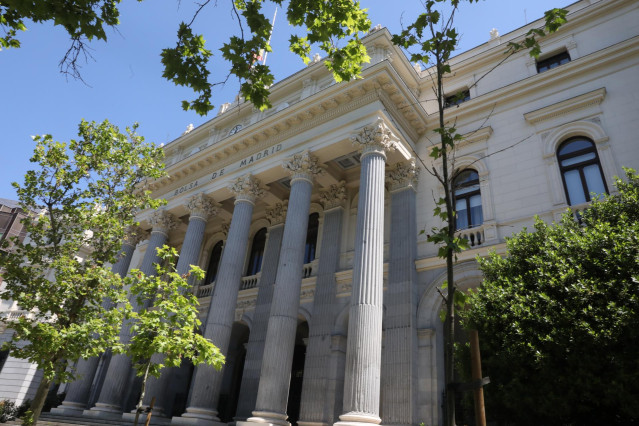 Fachada del edificio de la Bolsa de Madrid