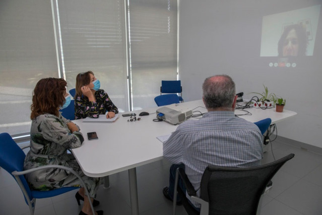 Foto de archivo. Videoconferencia sobre residencias