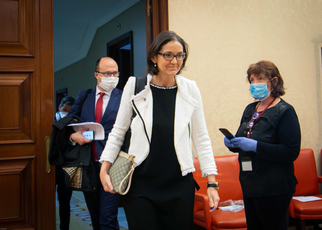 La ministra de Industria, Comercio y Turismo, Reyes Maroto, a su llegada a la Comisión del Congreso, en una imagen de archivo