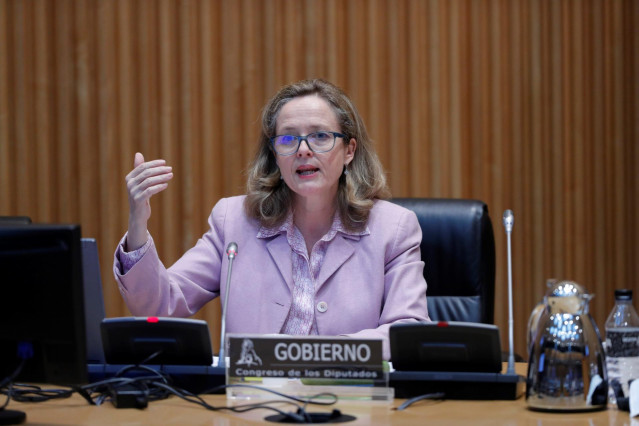La vicepresidenta tercera y ministra de Asuntos Económicos, Nadia Calviño, en una comparecencia en comisión en el Congreso