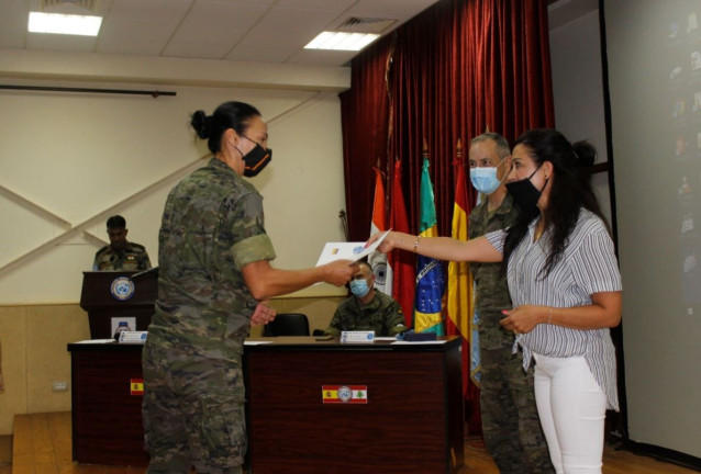 Militares reciben certificado de Asesores de Género para operaciones militares.