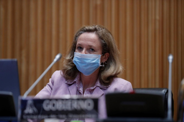 La vicepresidenta tercera y ministra de Asuntos Económicos, Nadia Calviño, en una comparecencia en el Congreso