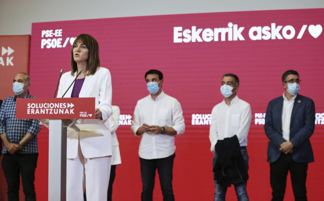 La candidata a lehendakari por el PSE-EE, Idoia Mendia, valora los resultados obtenidos por su formación durante la noche electoral del 12J en la sede del partido, donde se ha seguido el escrutinio de las elecciones vascas, en  Bilbao, Vizcaya, País Vasco