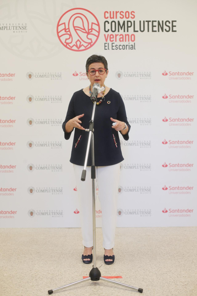 La ministra de Asuntos Exteriores y Cooperación, Arancha González Laya, interviene durante la tercera jornada de la XXXIII Edición de los Cursos de Verano en San Lorenzo de El Escorial, Madrid (España), a 22 de julio de 2020.