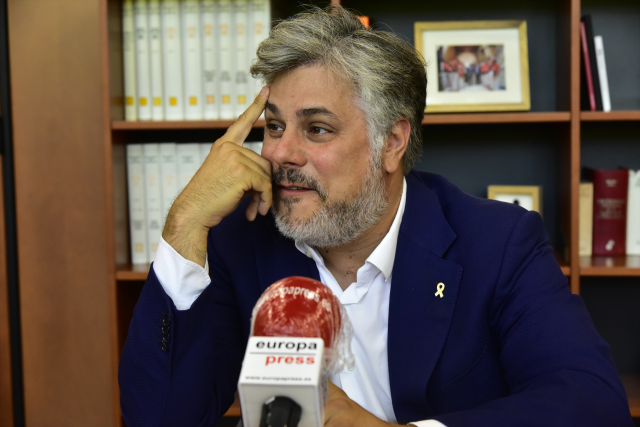 El líder de JxCat en el Parlament, Albert Batet, durante la entrevista de Europa Press