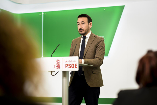 El senador socialista Fernando López Gil