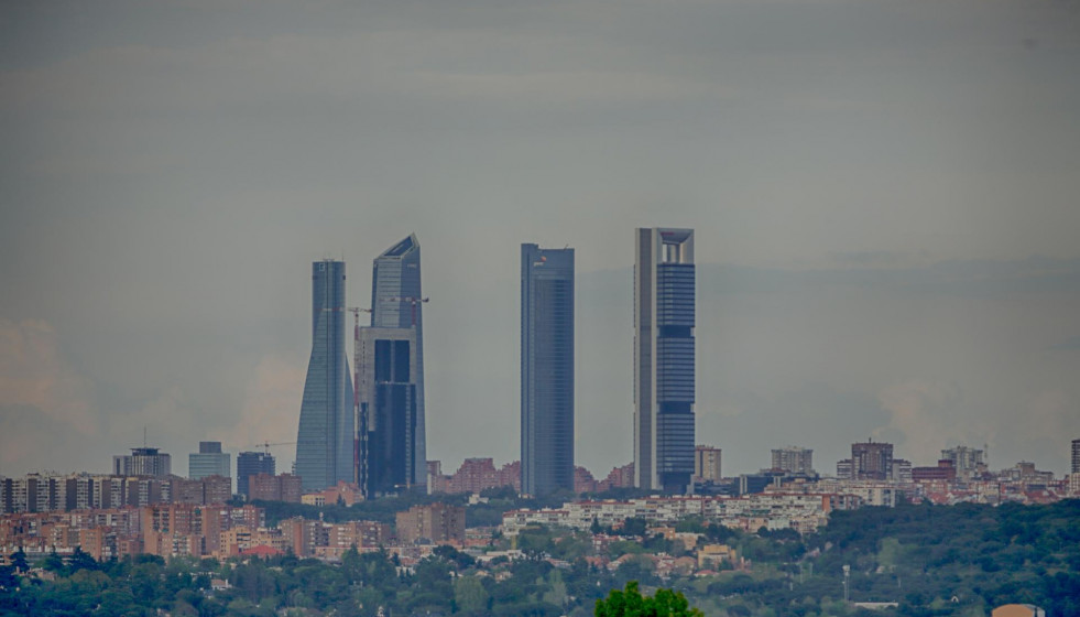 Panorámica de Madrid tomada desde la Casa de Campo, en las cercanías de Pozuelo de Alarcón (Comunidad de Madrid / España) a 18 de abril de 2020. La contaminación por dióxido de nitrógeno (NO2),