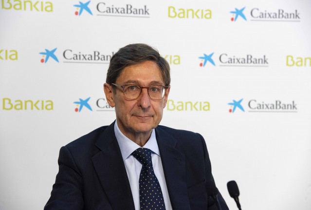 El presidente de Bankia y que será presidente ejecutivo de la nueva entidad, José Ignacio Goirigolzarri, durante una rueda de prensa celebrada en la sede de Caixabank, en Valencia, Comunidad Valenciana (España), a 18 de septiembre de 2020