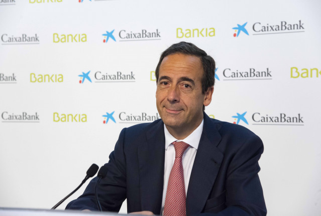El consejero delegado de CaixaBank y que será consejero delegado de la nueva entidad, Gonzalo Gortázar, durante una rueda de prensa celebrada en la sede de Caixabank, en Valencia, Comunidad Valenciana (España), a 18 de septiembre de 2020