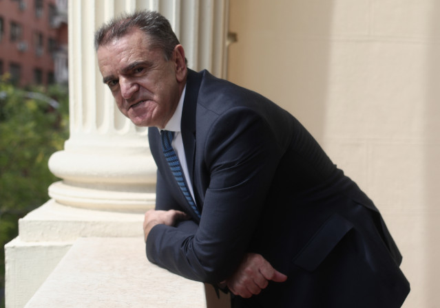 El delegado de Gobierno en Madrid, José Manuel Franco, posa tras una entrevista para Europa Press, en su despacho, en Madrid (España), a 16 de septiembre de 2020.