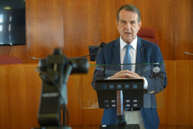El alcalde de Vigo, Abel Caballero, durante la rueda de prensa