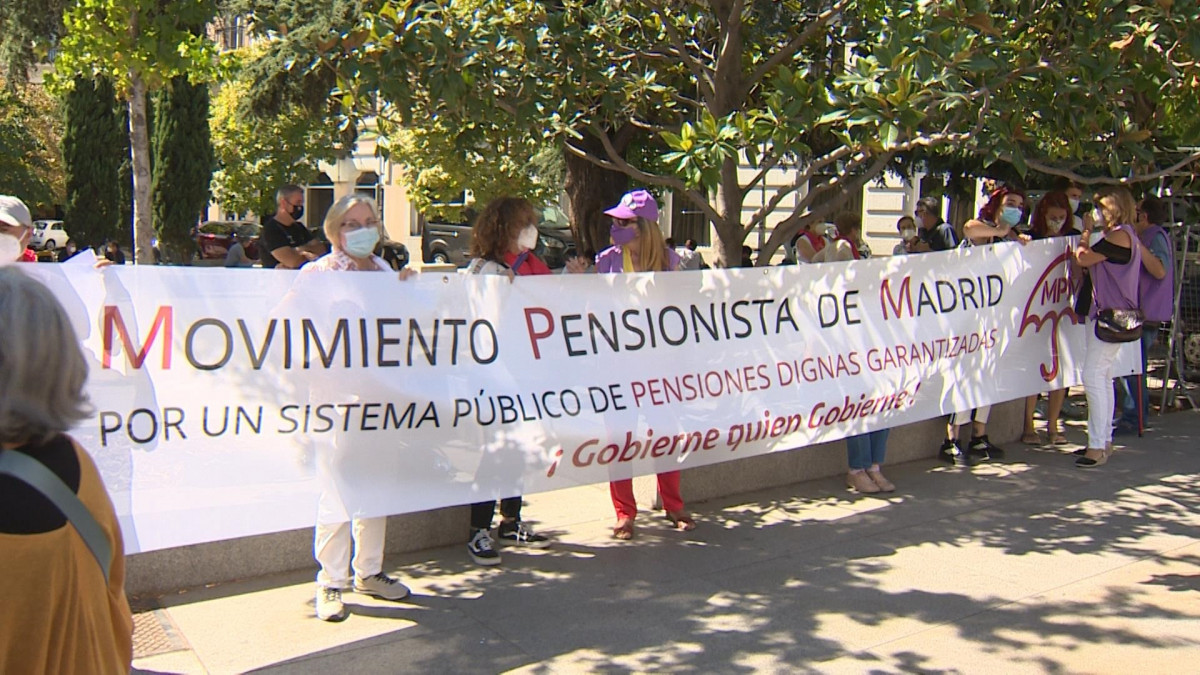 Movimientos de Pensionistas se reúnen en el Congreso con Valerio para reivindicar 