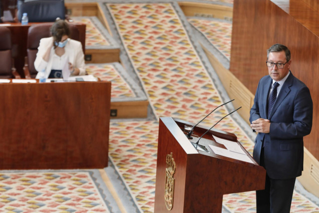 El portavoz del PP en la Asamblea de Madrid, Alfonso Serrano, interviene durante la segunda jornada del Pleno del Debate del Estado de la Región en Madrid (España), a 15 de septiembre de 2020. En esta segunda sesión participarán los grupos parlamentarios,