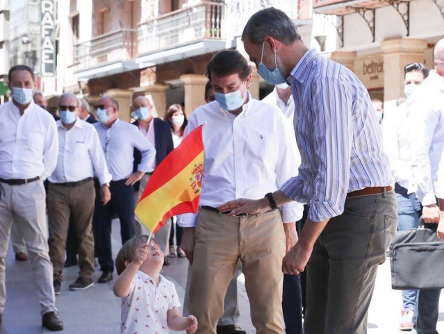 El presidente de la Junta, Alfonso Fernández Mañueco, junto al Rey Felipe VI.