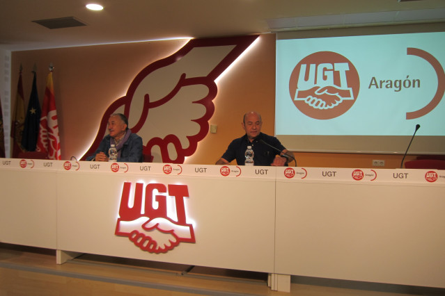 El secretario general de UGT, Pepe Álvarez, y el secretario general de UGT-Aragón, Daniel Alastuey.