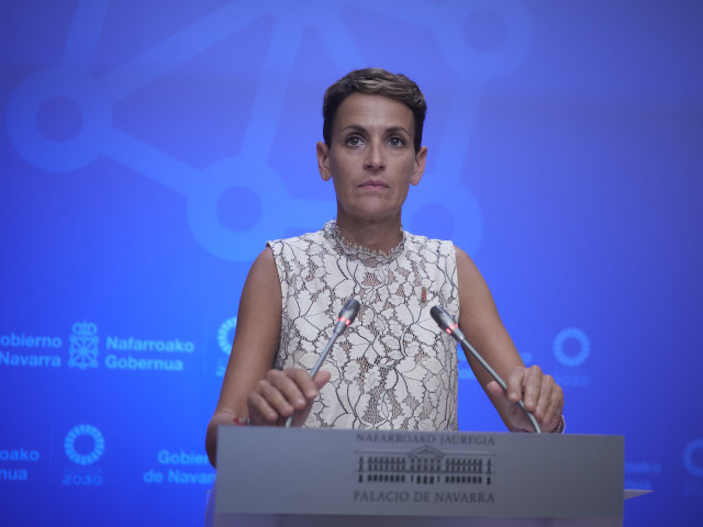 La presidenta de Navarra, María Chivite, en una rueda de prensa en el Palacio de Navarra.