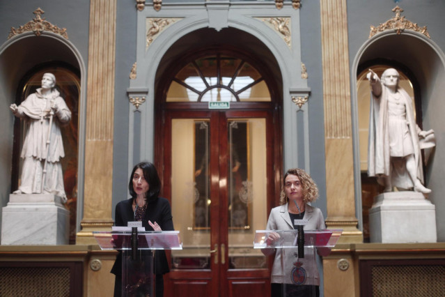 La presidenta del Senado, Pilar Llop (i) y la presidenta del Congreso de los Diputados, Meritxell Batet (d) en rueda de prensa ..