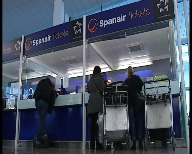 Pasajeros En El Prat Spanair