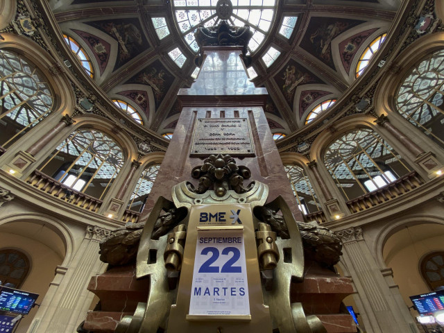 Columna central con la fecha de hoy en el interior del Palacio de la Bolsa de Madrid (España), a 22 de septiembre de 2020.
