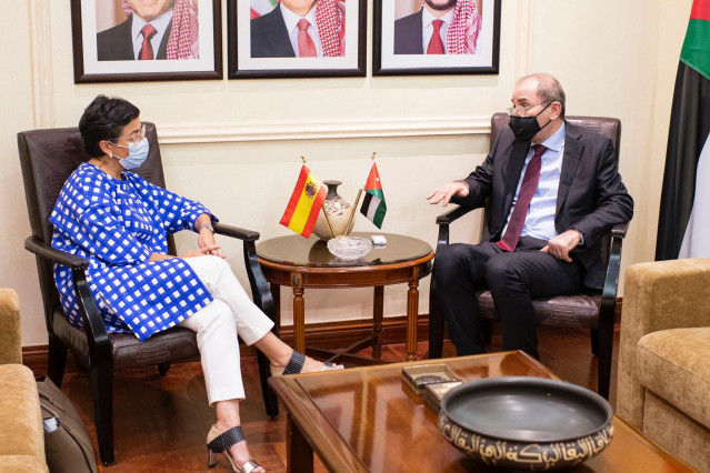 La ministra de Asuntos Exteriores, UE y Cooperación, Arancha González Laya, se reúne en Ammán con su homólogo jordano, Ayman Safadi