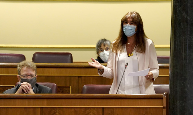 La portavoz parlamentaria de JxCat, Laura Borràs, interviene en una sesión de control al Gobierno en el Congreso de los Diputados, en Madrid (España), a 23 de septiembre de 2020. Los pactos presupuestarios copan el protagonismo del pleno después de que la