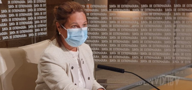 La vicepresidenta primera y consejera de Hacienda y Administración Pública de la Junta de Extremadura, Pilar Blanco-Morales, en rueda de prensa en una imagen de archivo