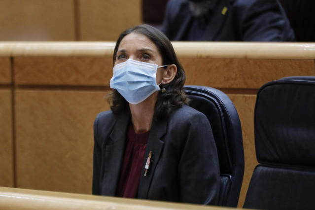 La ministra de Industria, Comercio y Turismo, Reyes Maroto, durante una sesión de control al Gobierno en la Cámara Alta, en Madrid (España), a 6 de octubre de 2020.