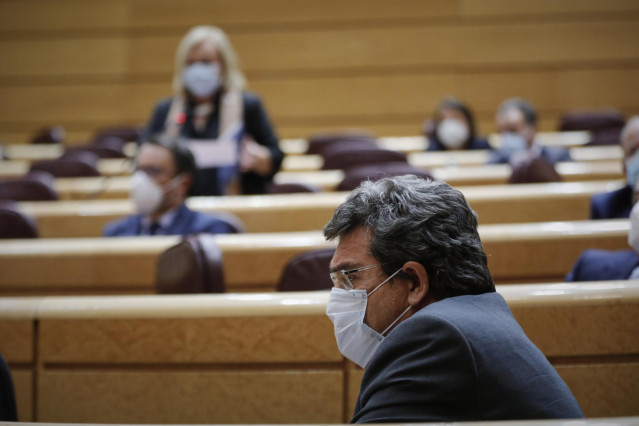 El ministro de Inclusión, Seguridad Social y Migraciones, José Luis Escrivá, durante una sesión de control al Gobierno en la Cámara Alta
