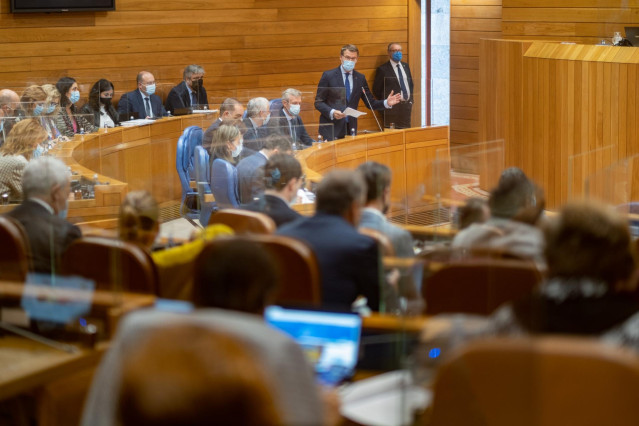 O presidente da Xunta responde as preguntas dos grupos no Pleno da Cámara    O presidente da Xunta, Alberto Núñez Feijóo, responde as preguntas dos grupos no Pleno da Cámara. Pazo do Hórreo, Santiago de Compostela, 07/10/{yr0}.