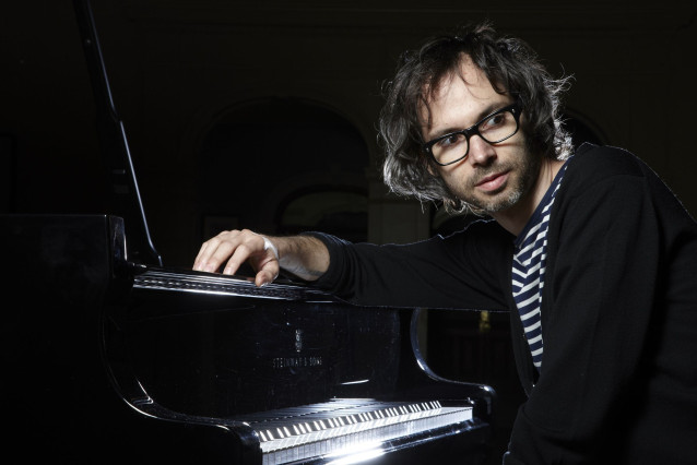 Nota James Rhodes.