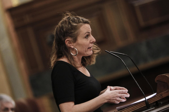 La diputada de la CUP, Mireia Vehí, durante su intervención en una sesión plenaria en el Congreso de los Diputados