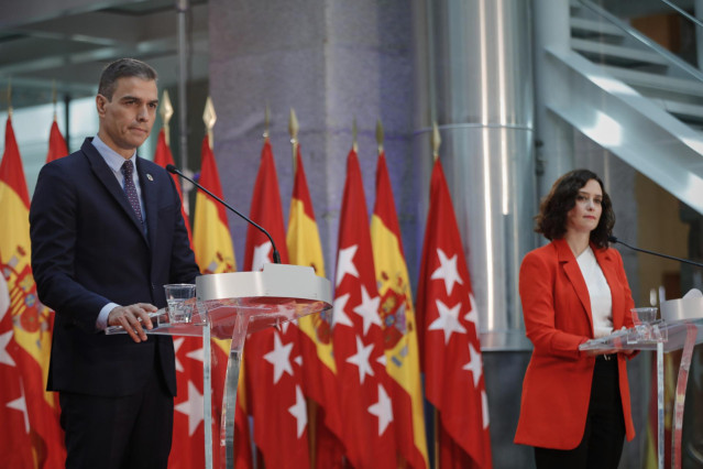 El presidente del Gobierno, Pedro Sánchez, y la presidenta de la Comunidad de Madrid, Isabel Díaz Ayuso